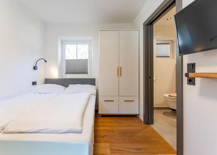 Leni 2 * 디엔텐암호크코니그